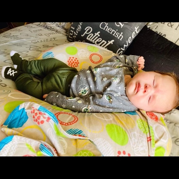 BABY BODYSUITS STAR WARS THE MANDALORIAN Size 12/18 months NWT! DISNEY - Picture 4 of 17